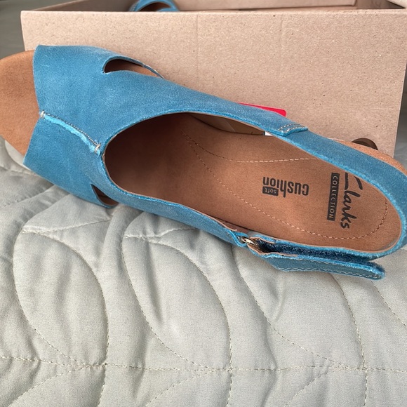 Women’s Size 10 Clark’s Turquoise Blue Cork Wedge Sandal NWOT - Picture 5 of 10